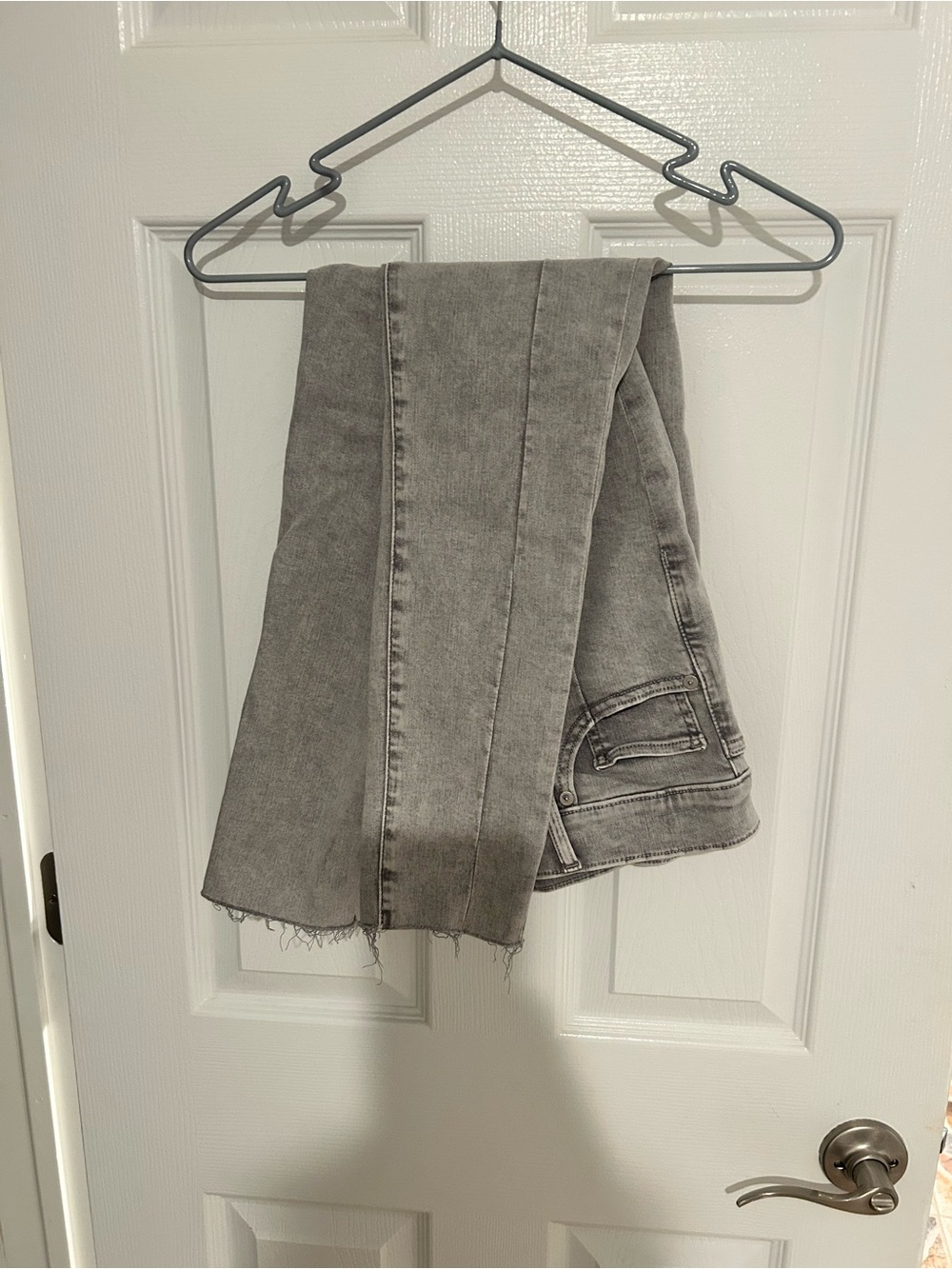 Express size 4 short grey skinny mid rise jeans